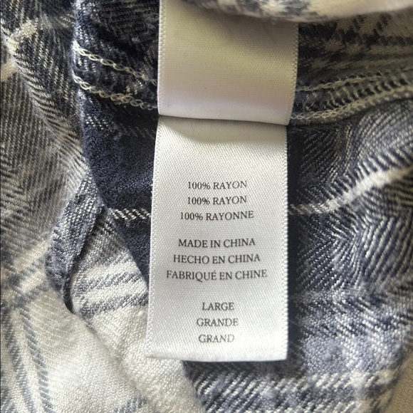 Rails Hunter Plaid Button Up Long Sleeve Shirt in Navy Blue and White - Picture 7 of 7